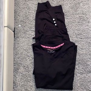 Heart and soul jogger scrub set